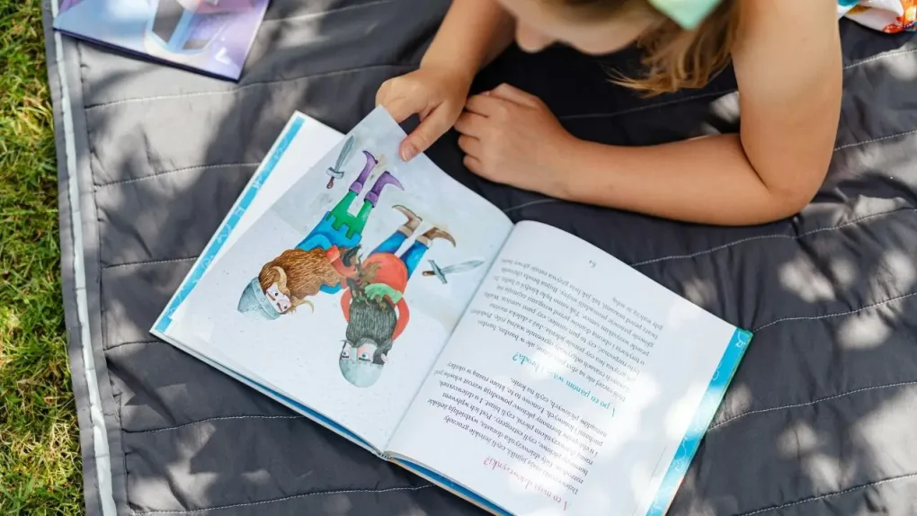 Por que ler para crianças pequenas faz diferença e como criar o hábito em casa: livros para cada idade, dicas práticas e o papel da família na formação de leitores.